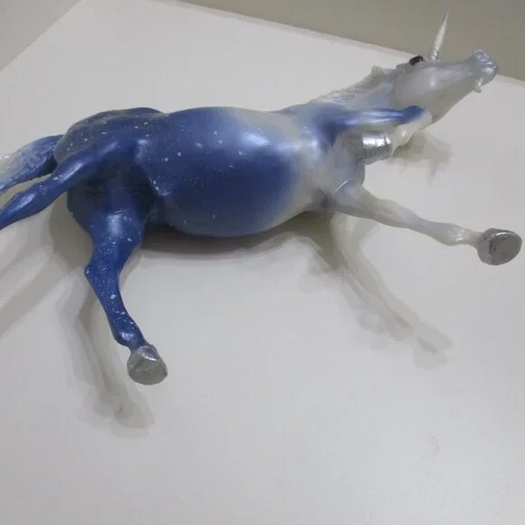 Retired Breyer Horse #1146 Stardust Pearl Blue Unicorn Running Stallion Fantasy - Picture 6 of 13